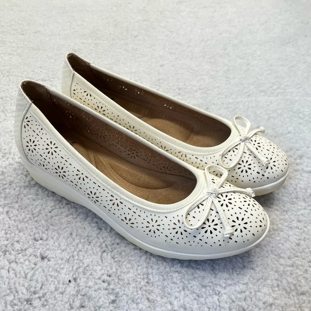 Women's White Mountain Off White Surprise Ballet Flat Shoes Size 7.5 M - Picture 3 of 10